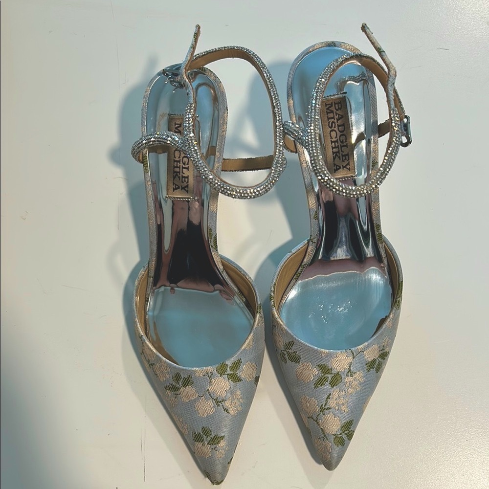 Badgley Mischka Women's Floral Embellished Heels - Silver and Cream